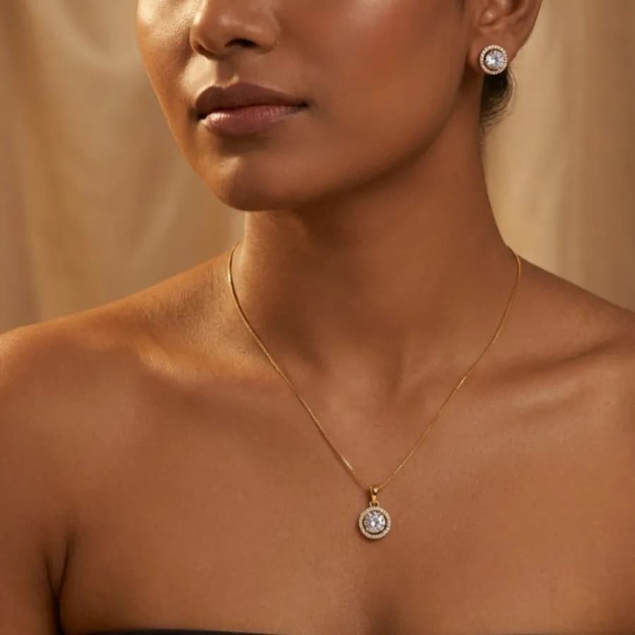 Aarna Graceful Halo Jewelry Set