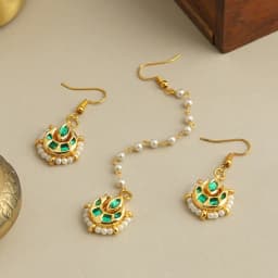 Elegant Kundan Festive Ensemble 1
