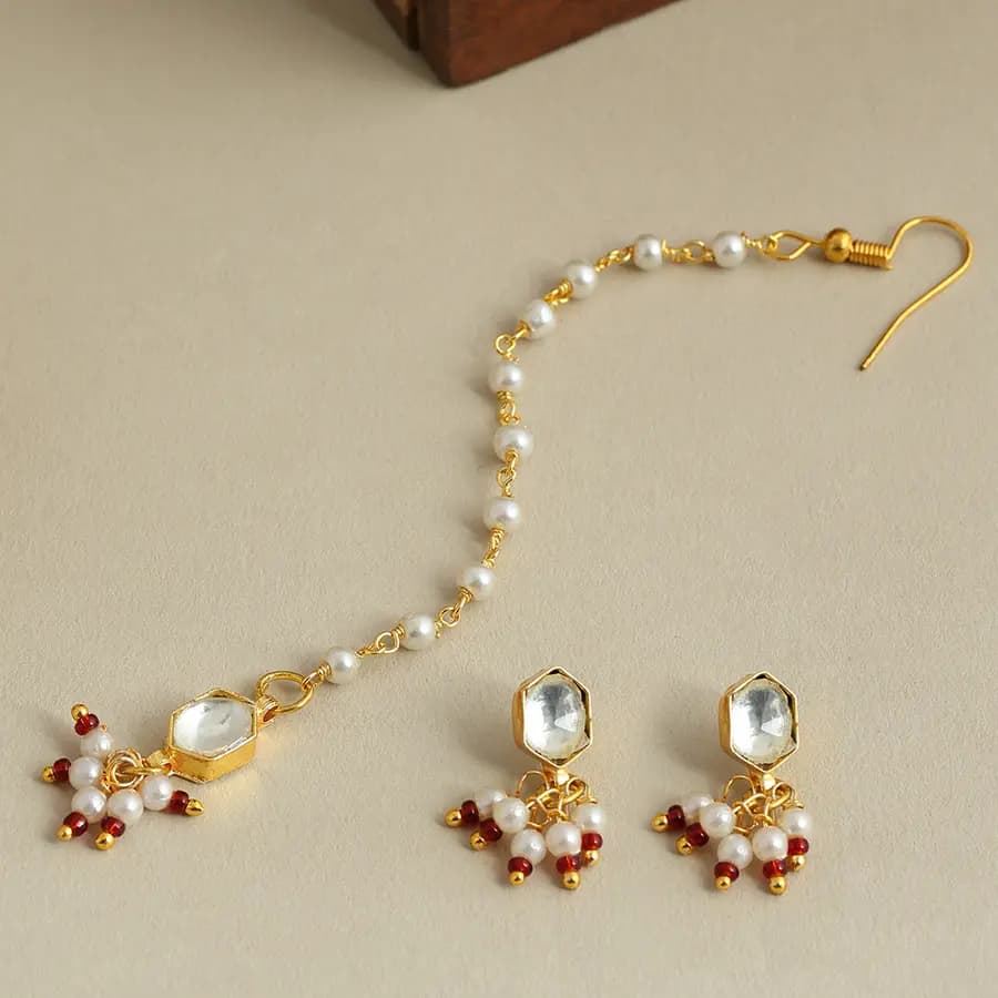 Emerald Elegance Kundan Jewelry Ensemble