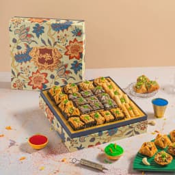 Deluxe Baklava Celebration Gift Box 1