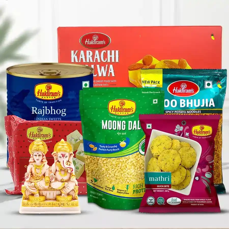 Traditional Laxmi Ganesh Idol with Haldirams Deepavali Sweets n Snacks Combo