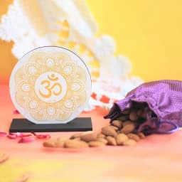 Om Idol N Almond Potli Gift Set 1