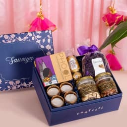 Festive Potpourri And Treats Box 1