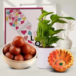 Personalized Greeting Hamper Delights 1