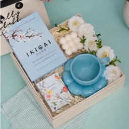 The Enchanting Moments Gift Box 1