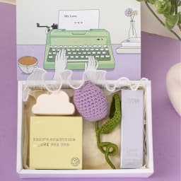 Fragrance N Floral Charm Gift Hamper 1