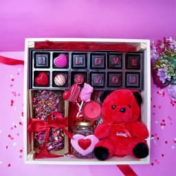 Deluxe Choco Treats Gift Hamper 1