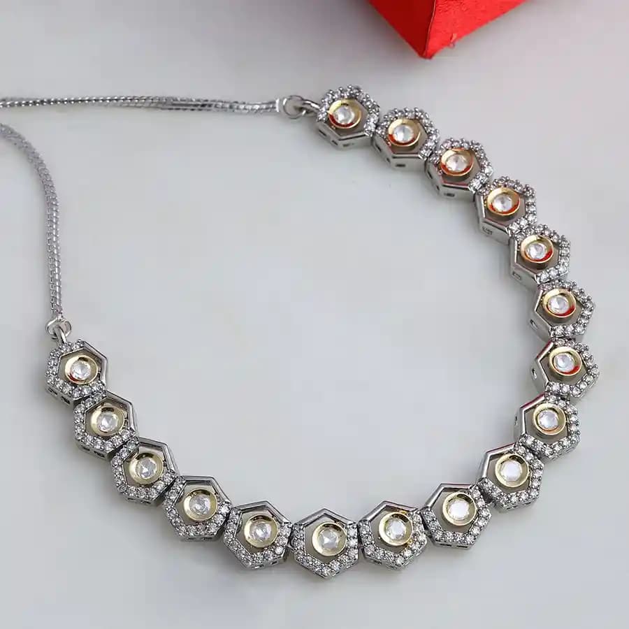 Sophisticated Choker with Radiant Diamonds