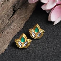 Luxe Kundan Studs Delight 1