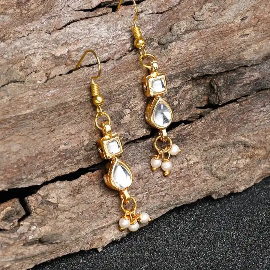 Dazzling Kundan Earrings Set