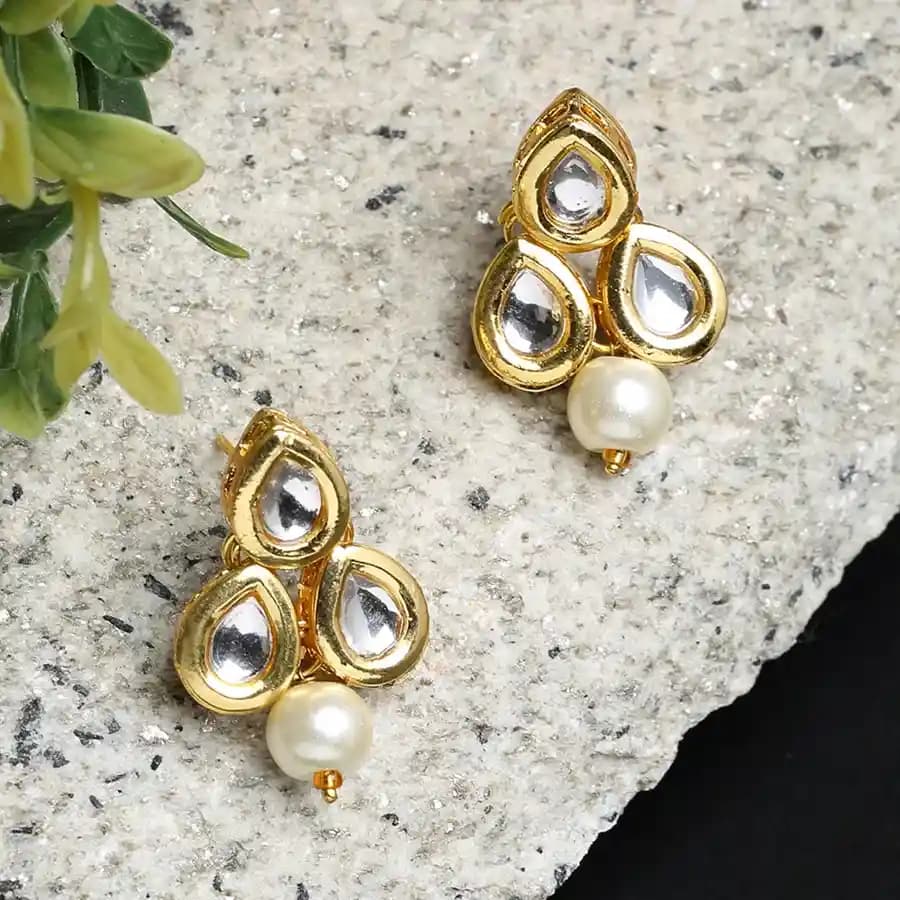 Sparkling Kundan Classic Studs