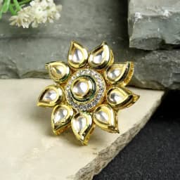 Chic Kundan Ring 1