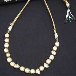 Glamourous Kundan Choker 1