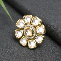Kundan Ring Elegance 1