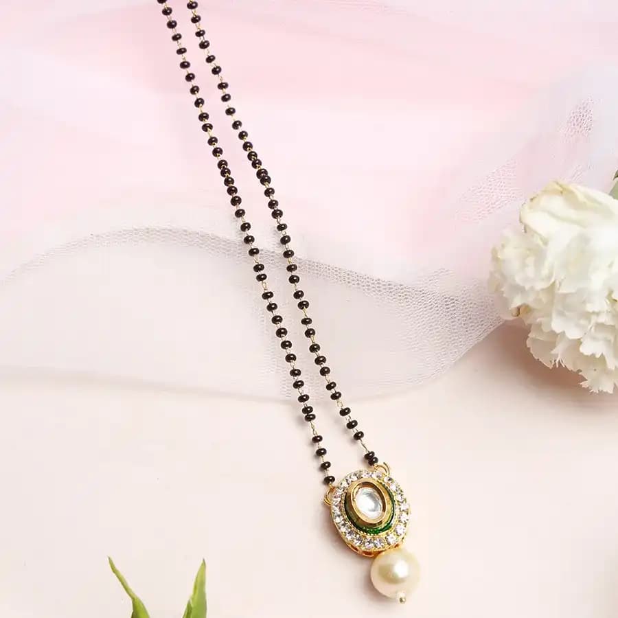 Classy Kundan Mangalsutra