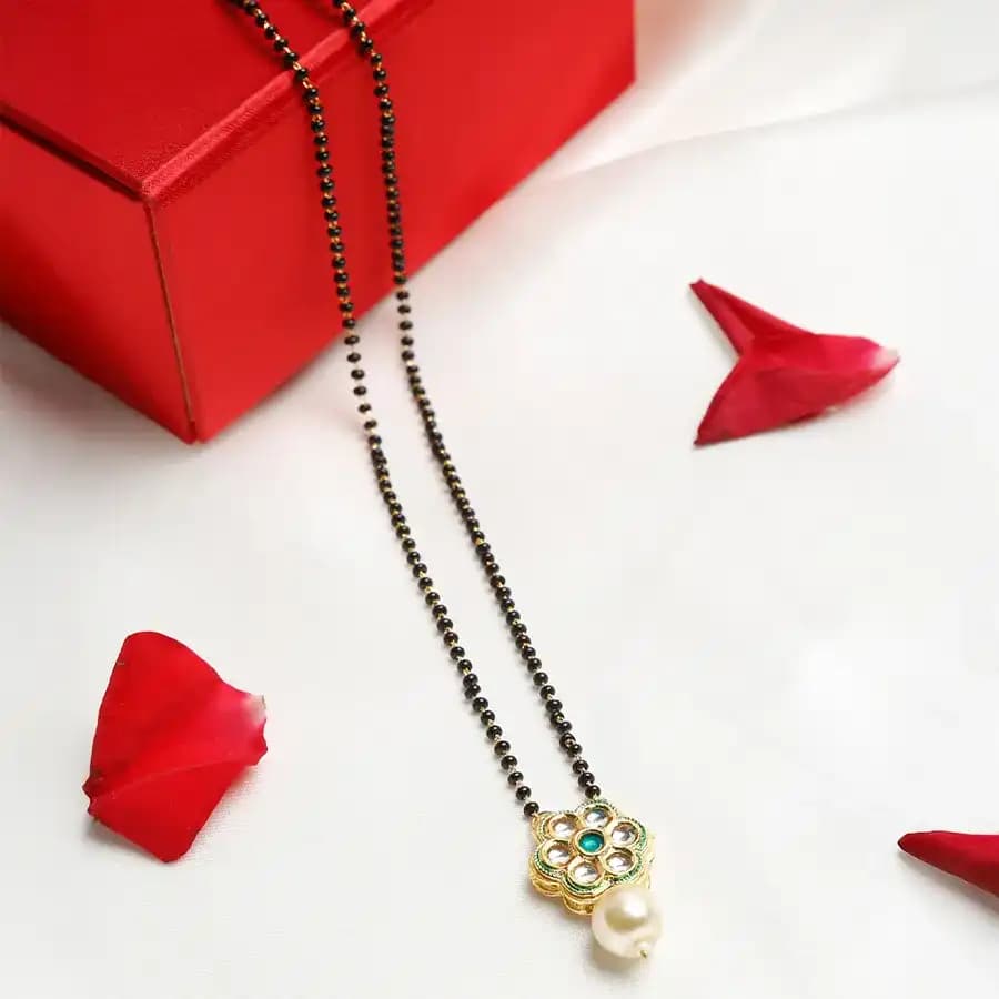 Beautiful Kundan Mangalsutra