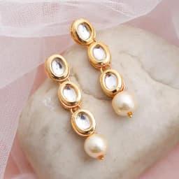 Radiant Kundan Earrings 1