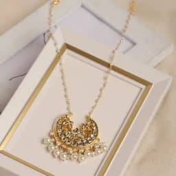 Glimmering Kundan Necklace 1