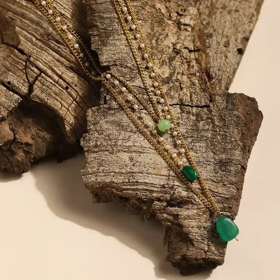 Chic Green Gold Accent Necklace