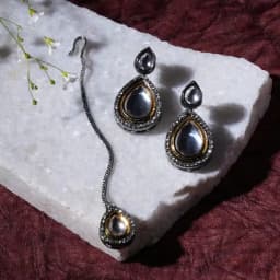 Stunning Kundan Jewelry Set 1