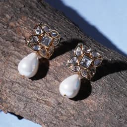 Chic Kundan Stud Earrings 1