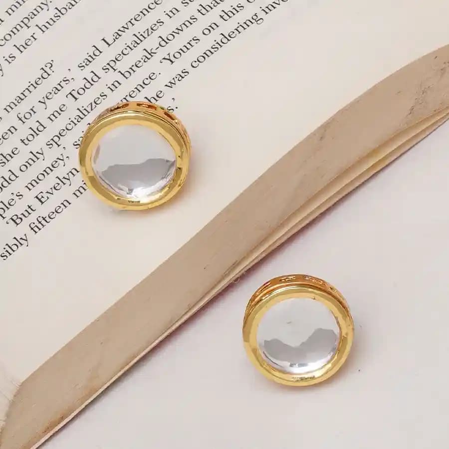 Graceful Kundan Studs