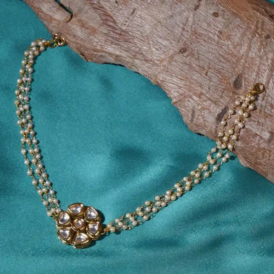 Timeless Elegance Kundan Pearl Neckpiece