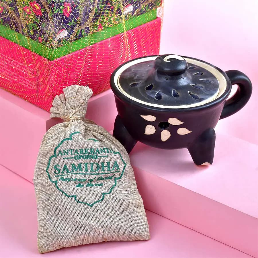 Sacred Aroma N Sweet Indulgence Hamper