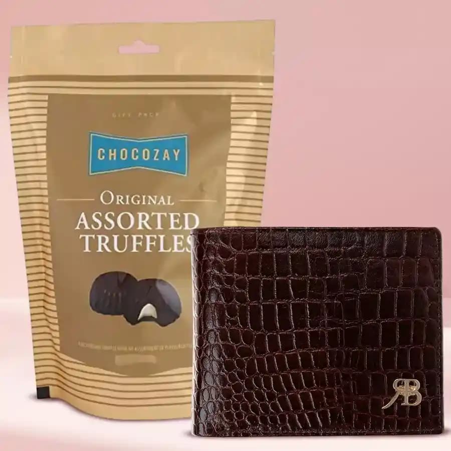 Arresting Rich Borns Gents Wallet with Assorted Truffle Chocolates