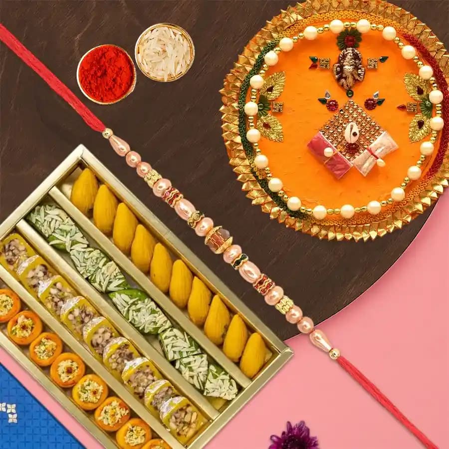 Tradition & Treats Delight Set