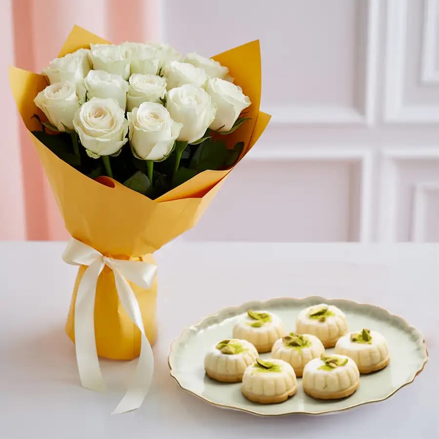 Garden Fresh Rose Bunch with Delicious Sandesh