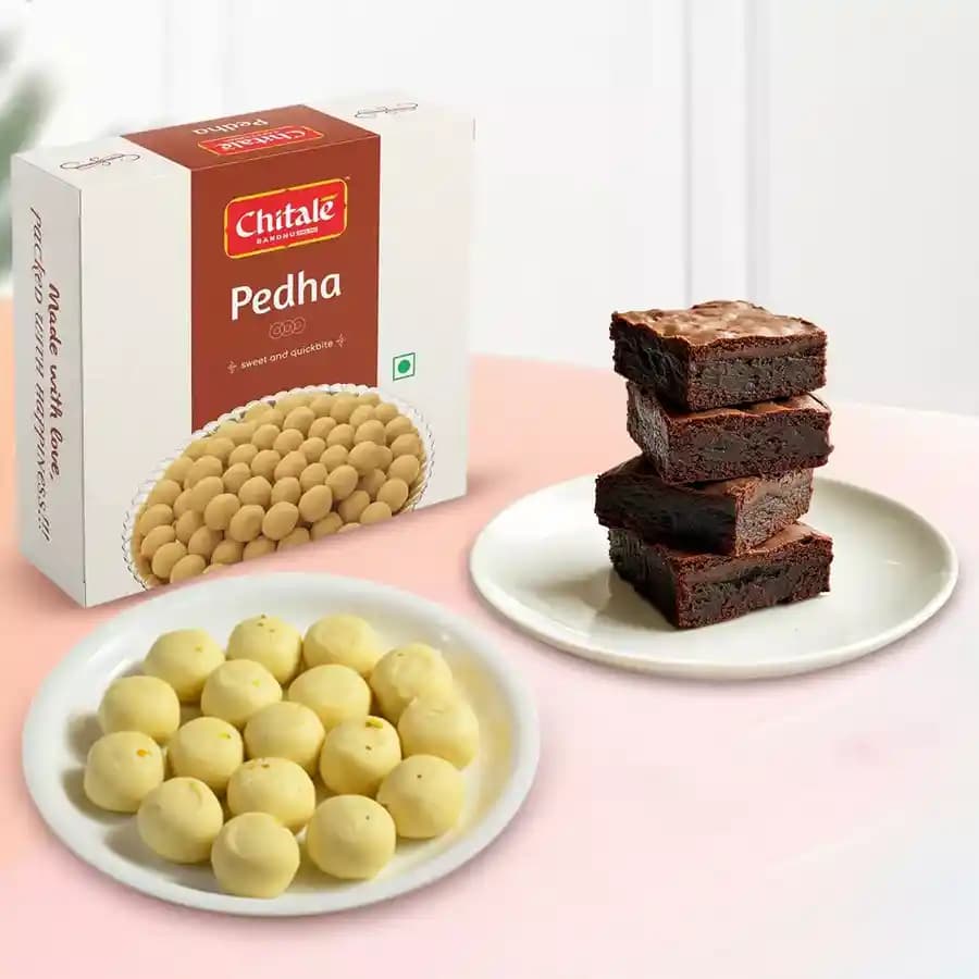 Sakhari Pedha from Chitale Bandhu Mithaiwale with Brownie