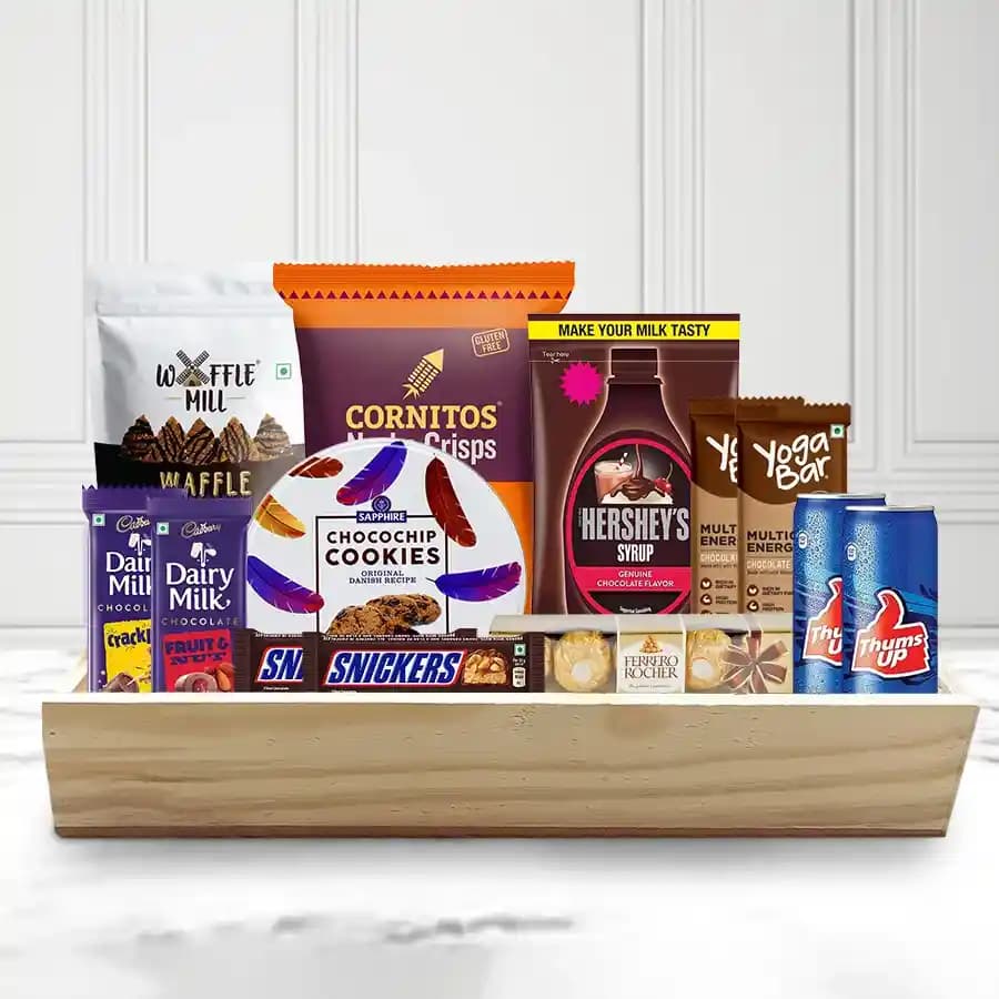 Superb Snacky Delight Xmas Hamper
