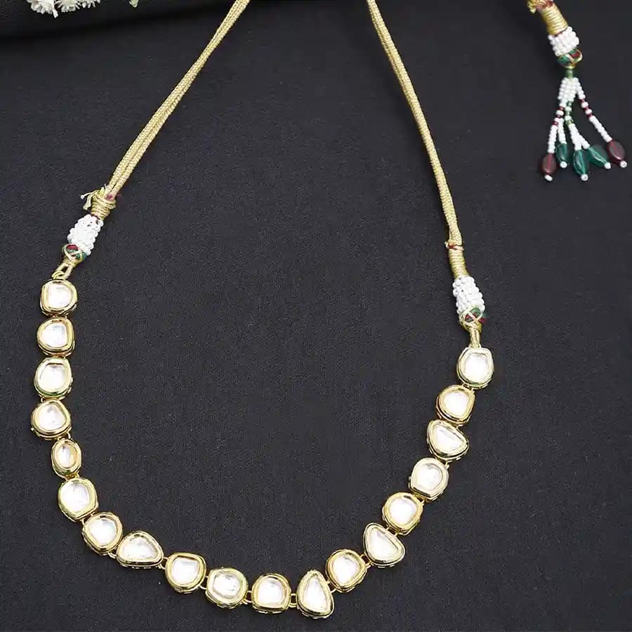 Glamourous Kundan Choker